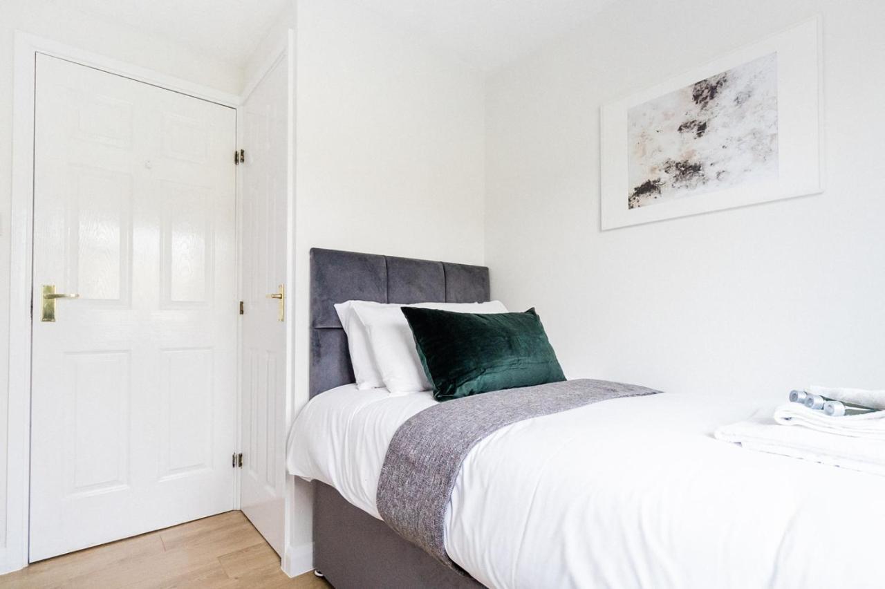 The Oval House By Silva Cmk Stylish House With Garden & Parking Eco-Serviced Accommodation Milton Keynes Buitenkant foto